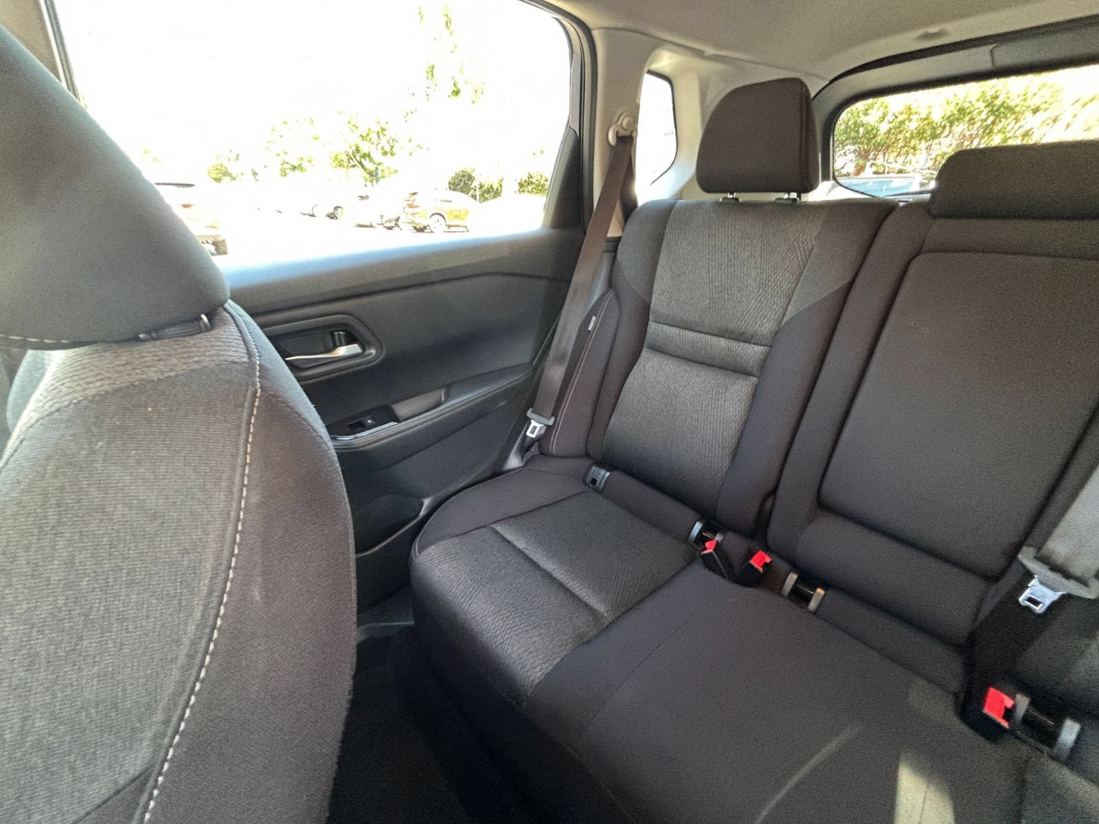 Used 2025 Nissan Rogue SV FWD image 40