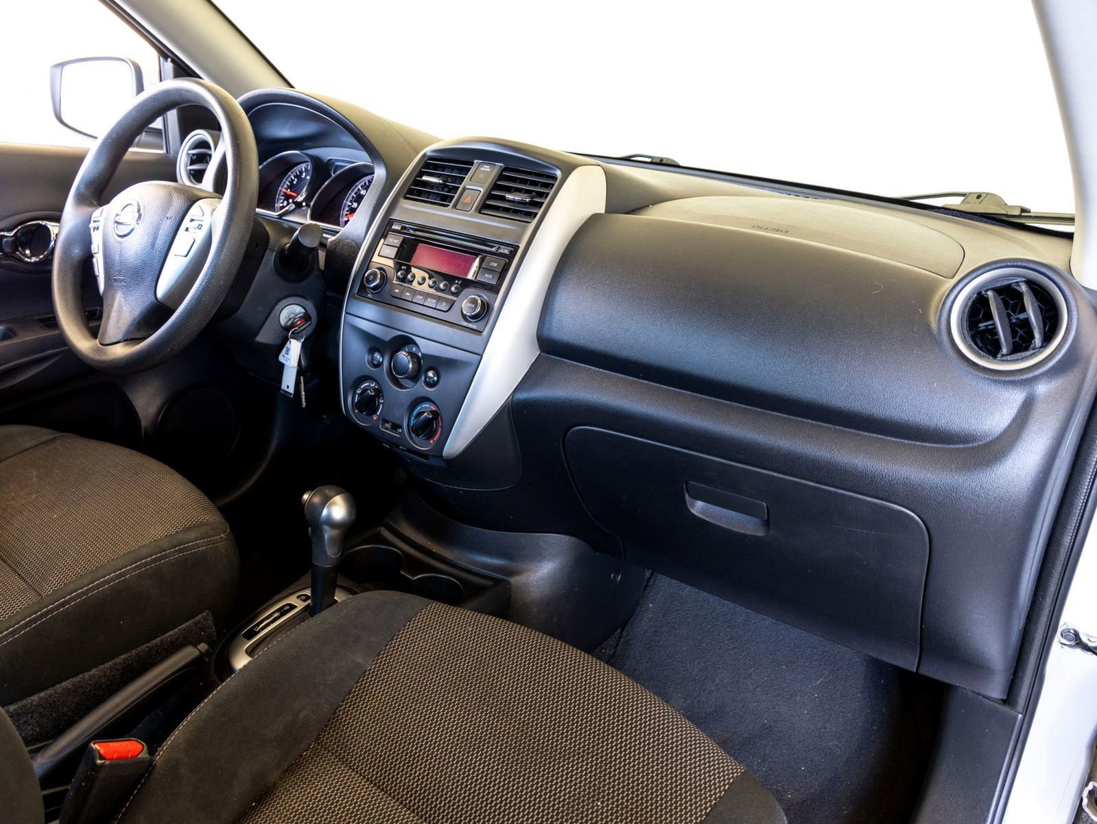 Used 2016 Nissan Versa SV FWD image 24