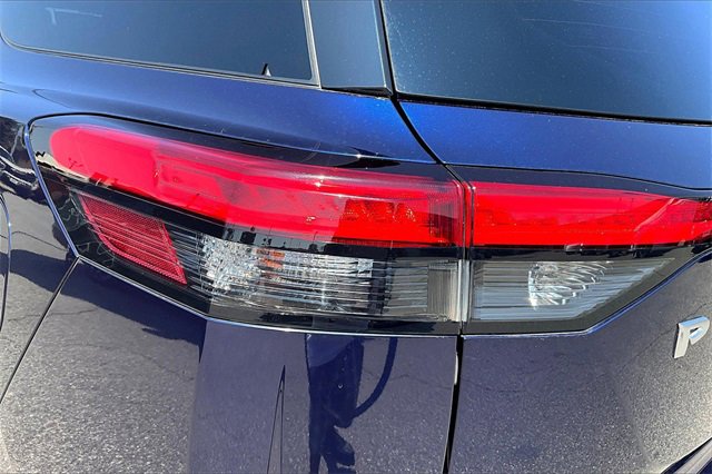 Used 2022 Nissan Pathfinder SV image 23