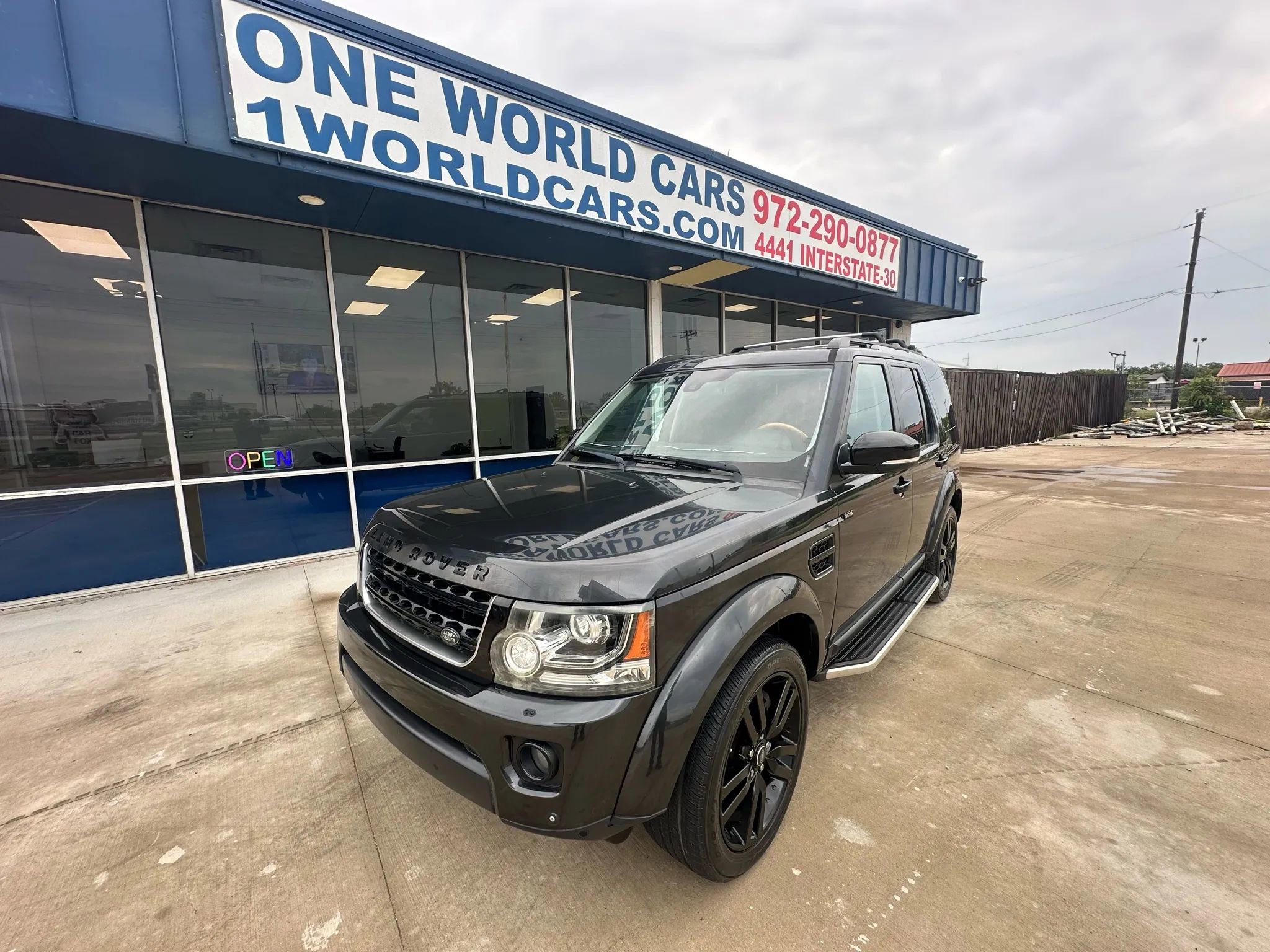 Used 2015 Land Rover LR4 HSE LUX image 1