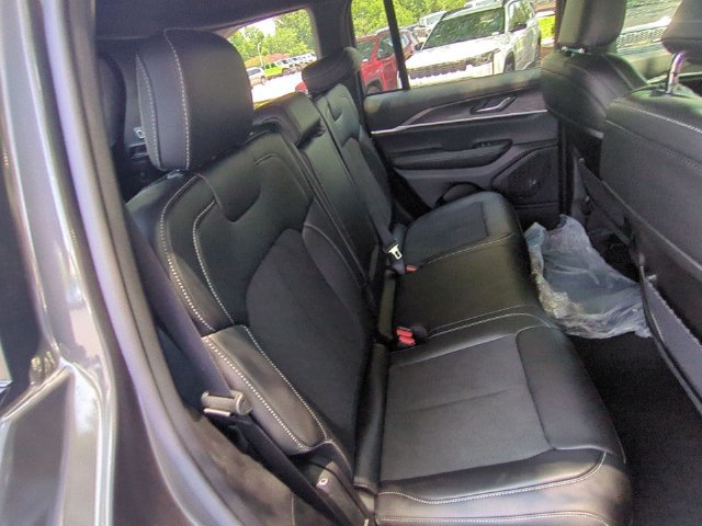 New 2026 Jeep Grand Cherokee Altitude RWD image 36
