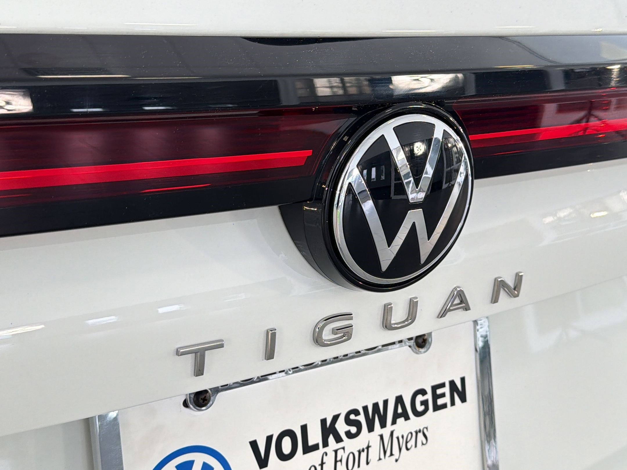 Used 2025 Volkswagen Tiguan S image 33