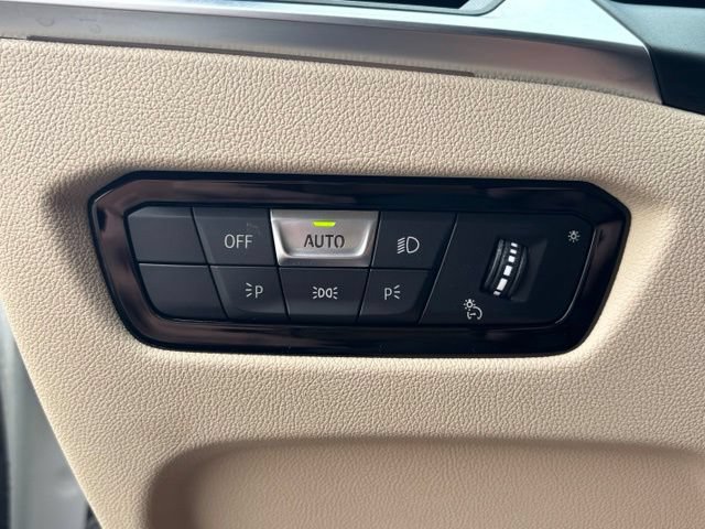 Used 2023 BMW 330i xDrive Sedan w/ Premium Package AWD/4WD image 16