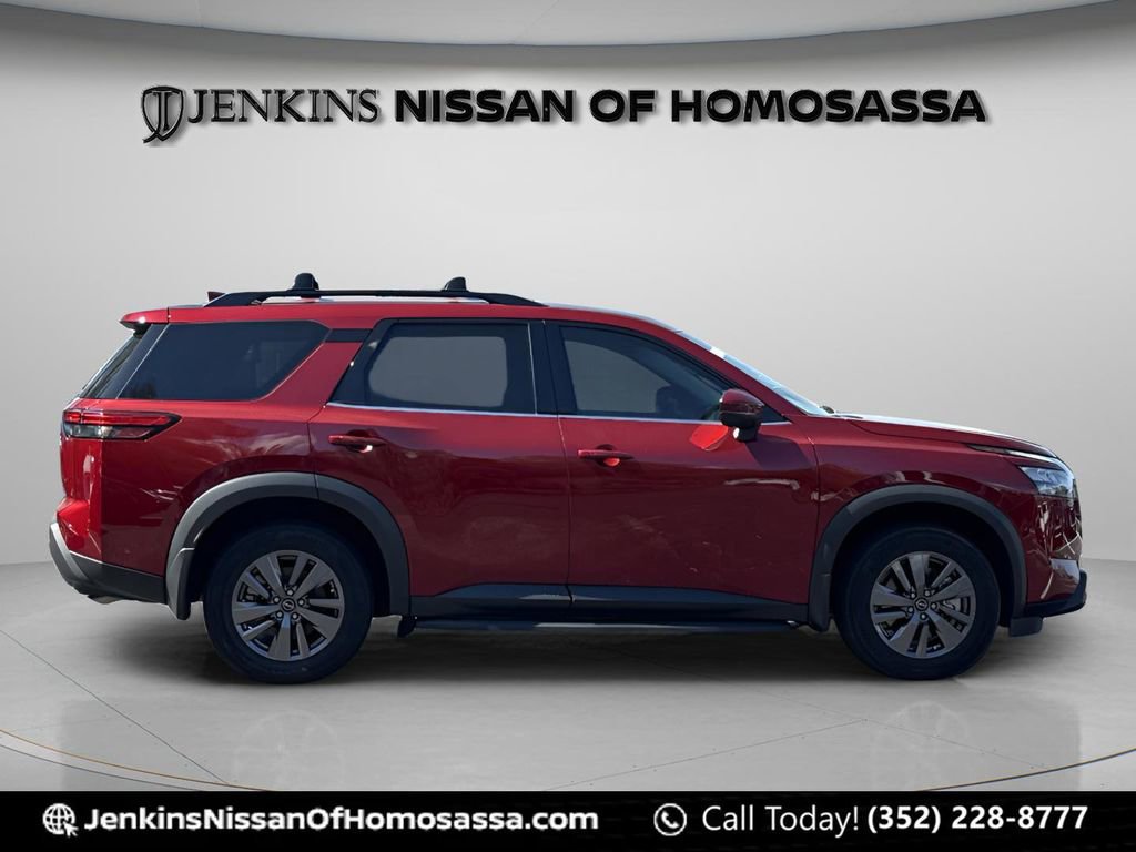 Certified 2023 Nissan Pathfinder SV FWD image 3