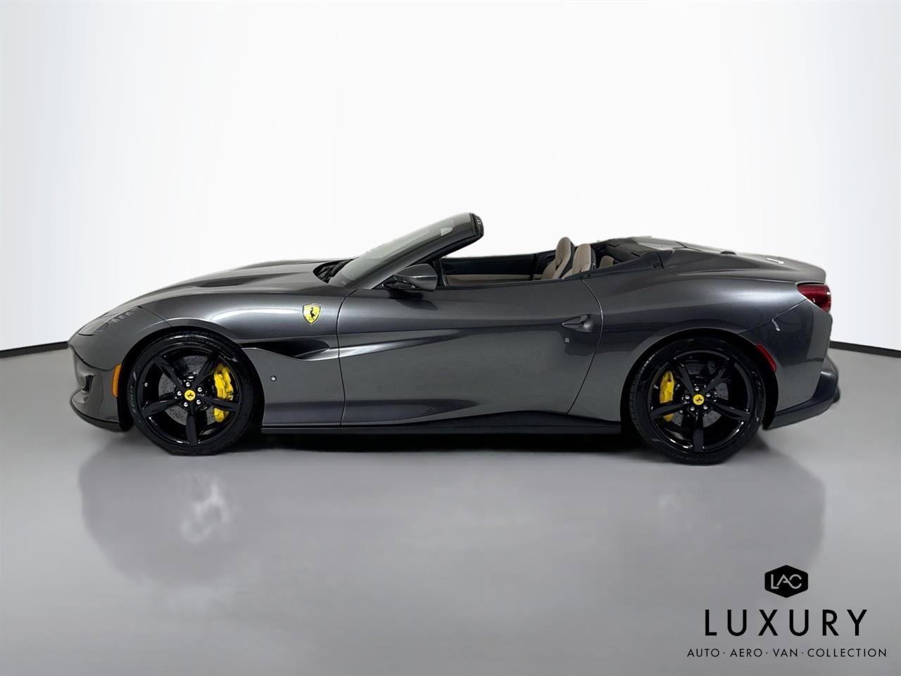 Used 2020 Ferrari Portofino image 9