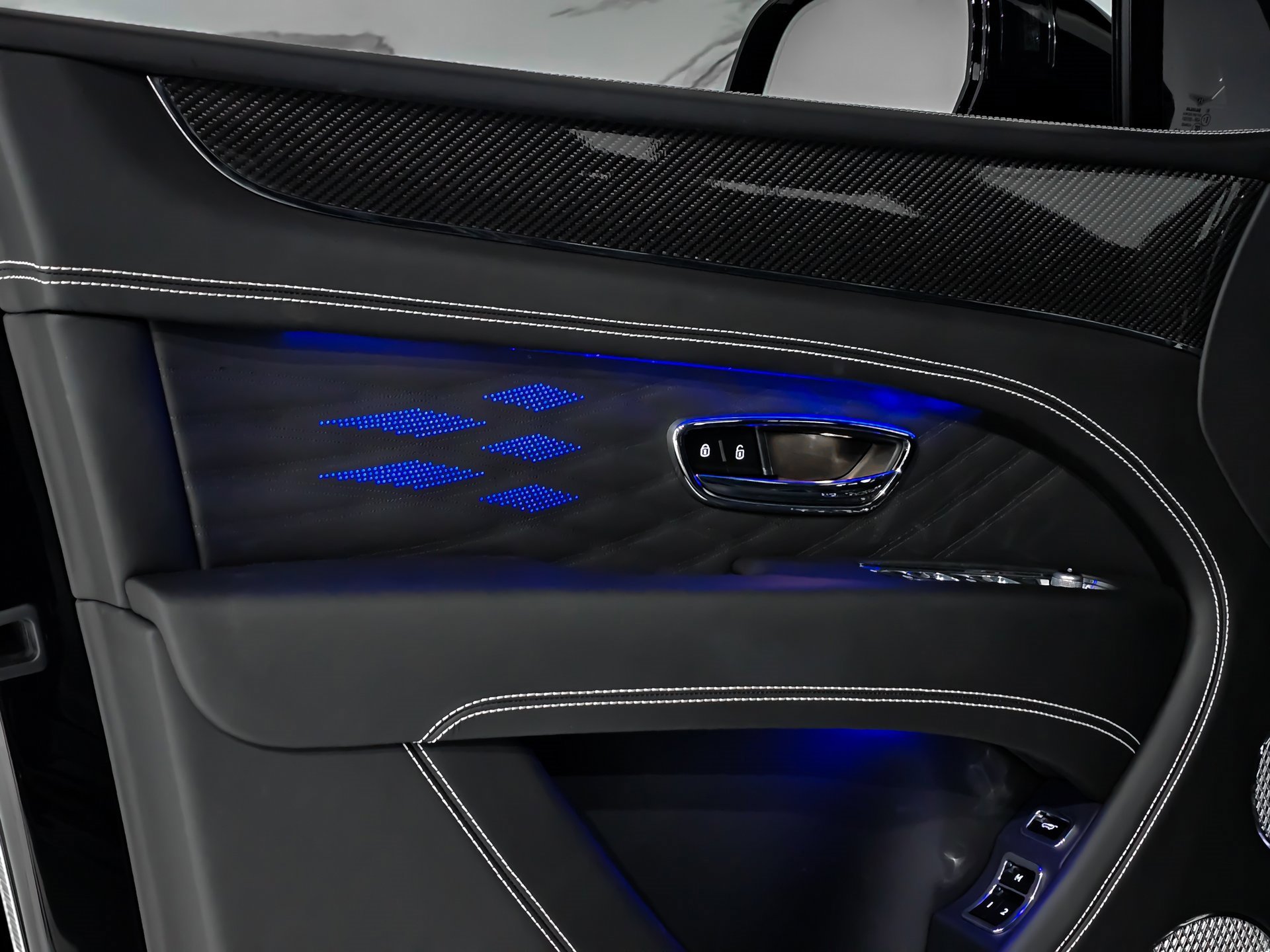 Used 2023 Bentley Bentayga Extended Wheelbase image 43