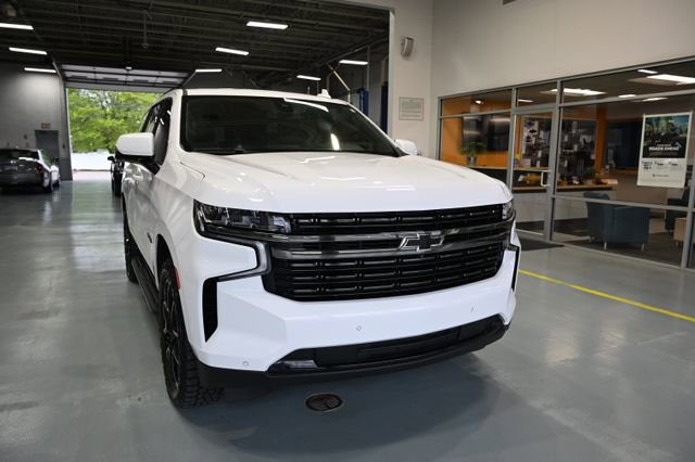 Used 2022 Chevrolet Tahoe RST w/ Luxury Package AWD/4WD image 3