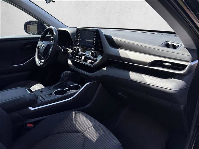 Certified 2021 Toyota Highlander L FWD image 24