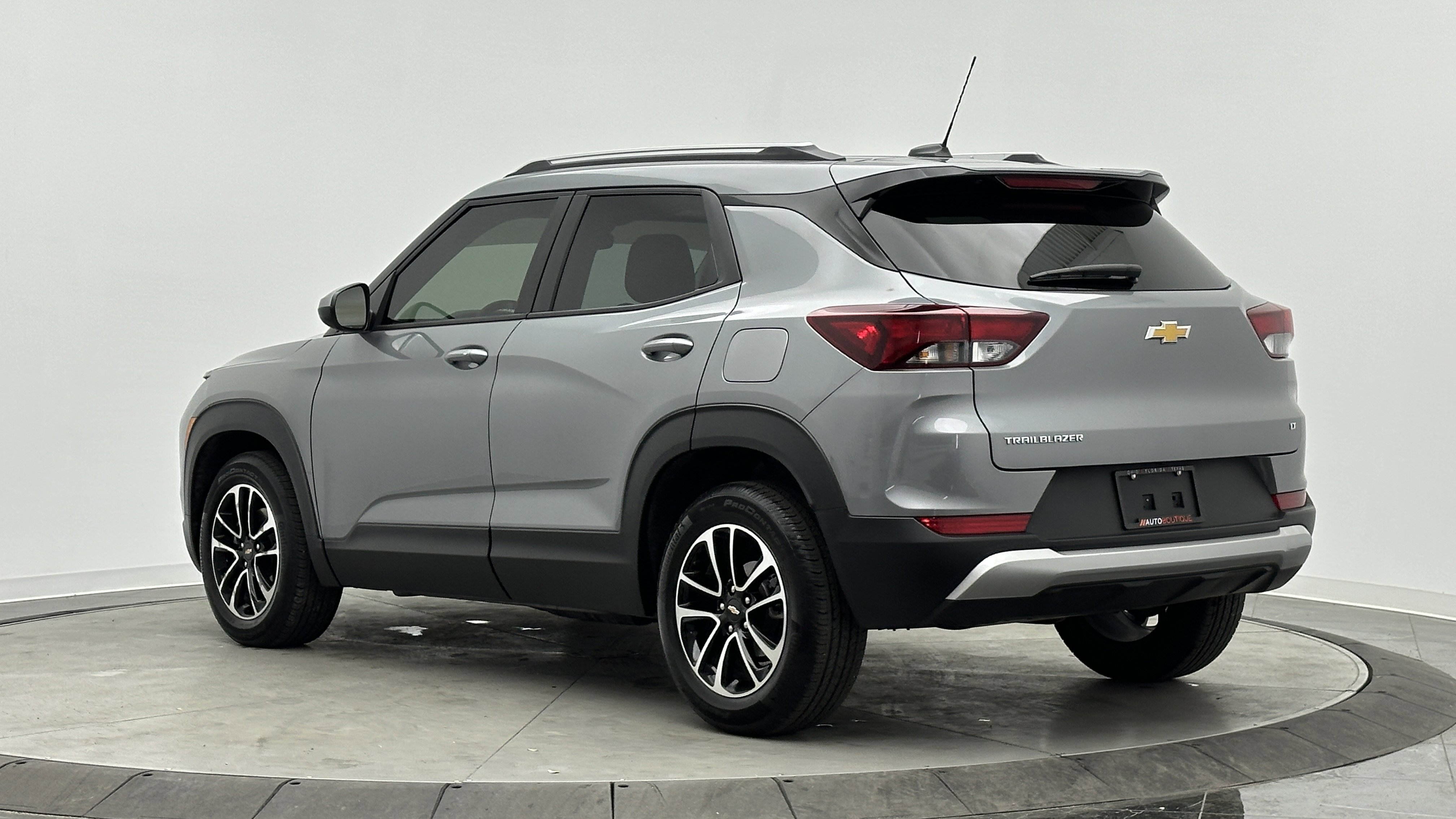 Used 2025 Chevrolet TrailBlazer LT image 4