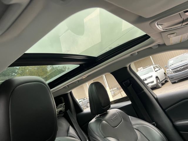 Used 2019 Jeep Cherokee Limited image 37