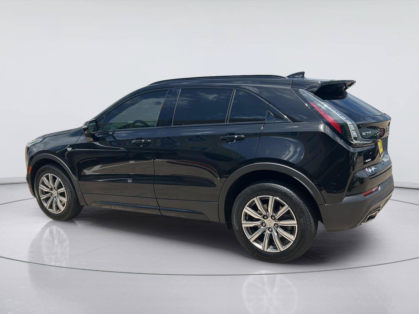 Used 2022 Cadillac XT4 Sport w/ Comfort Package AWD/4WD image 4