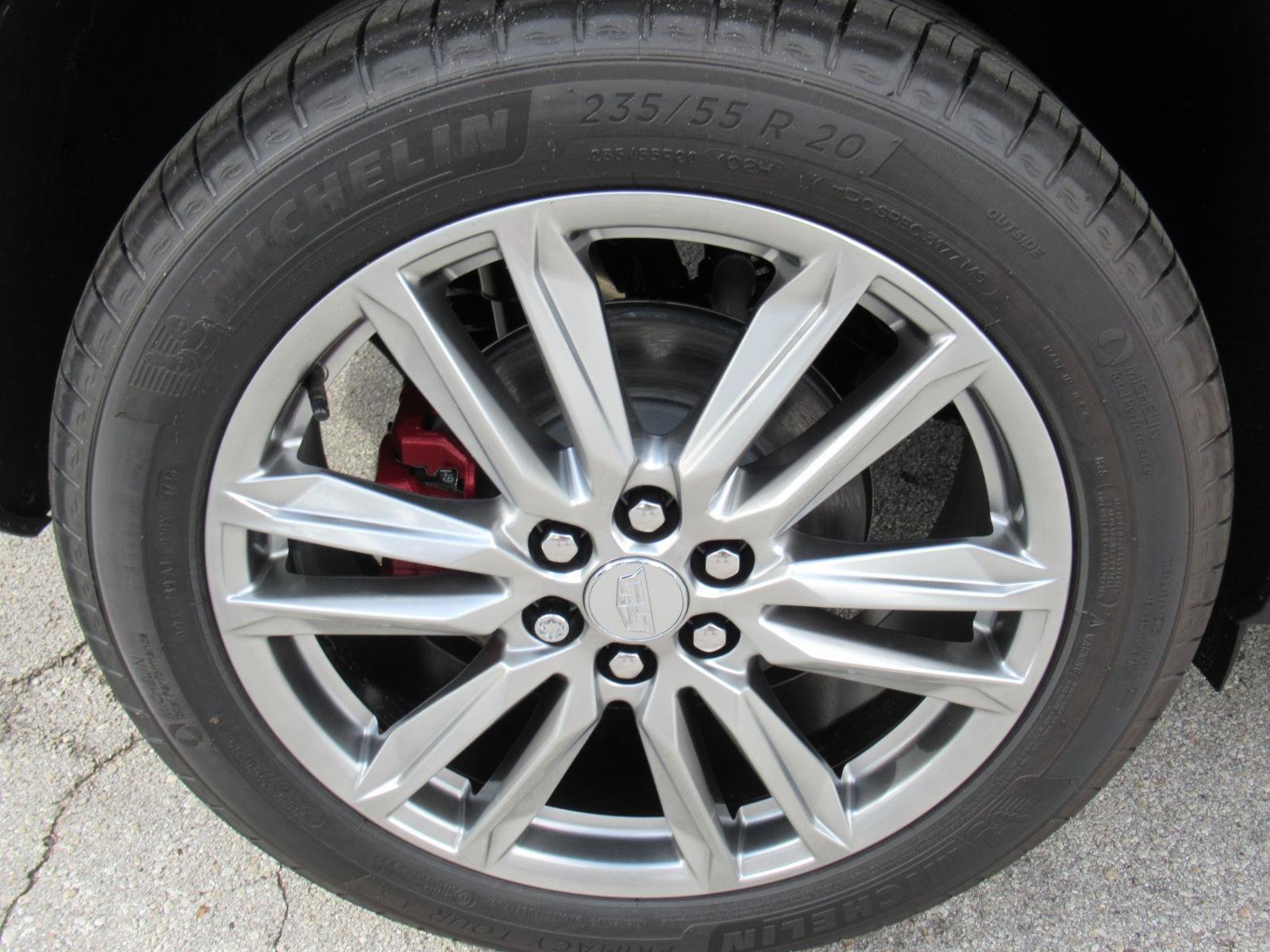New 2026 Cadillac XT5 Sportv w/ LPO, Floor Liner Package AWD/4WD image 7