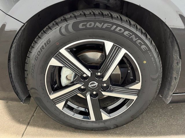 Used 2025 Nissan Sentra SV FWD image 28
