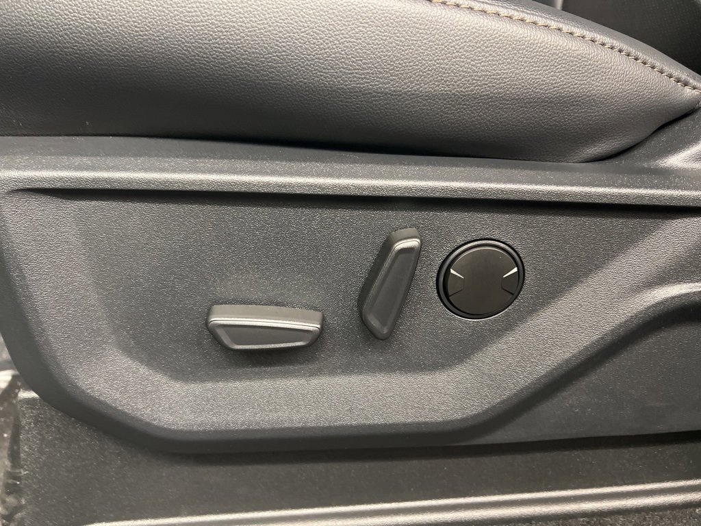 New 2026 Ford F350 Lariat w/ Black Appearance Package image 30