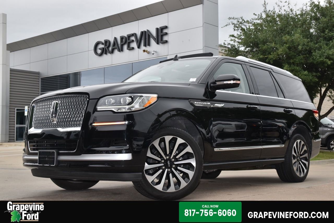 Certified 2023 Lincoln Navigator Reserve AWD/4WD image 1