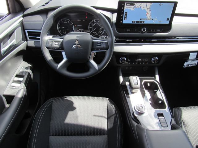 New 2026 Mitsubishi Outlander ES image 12