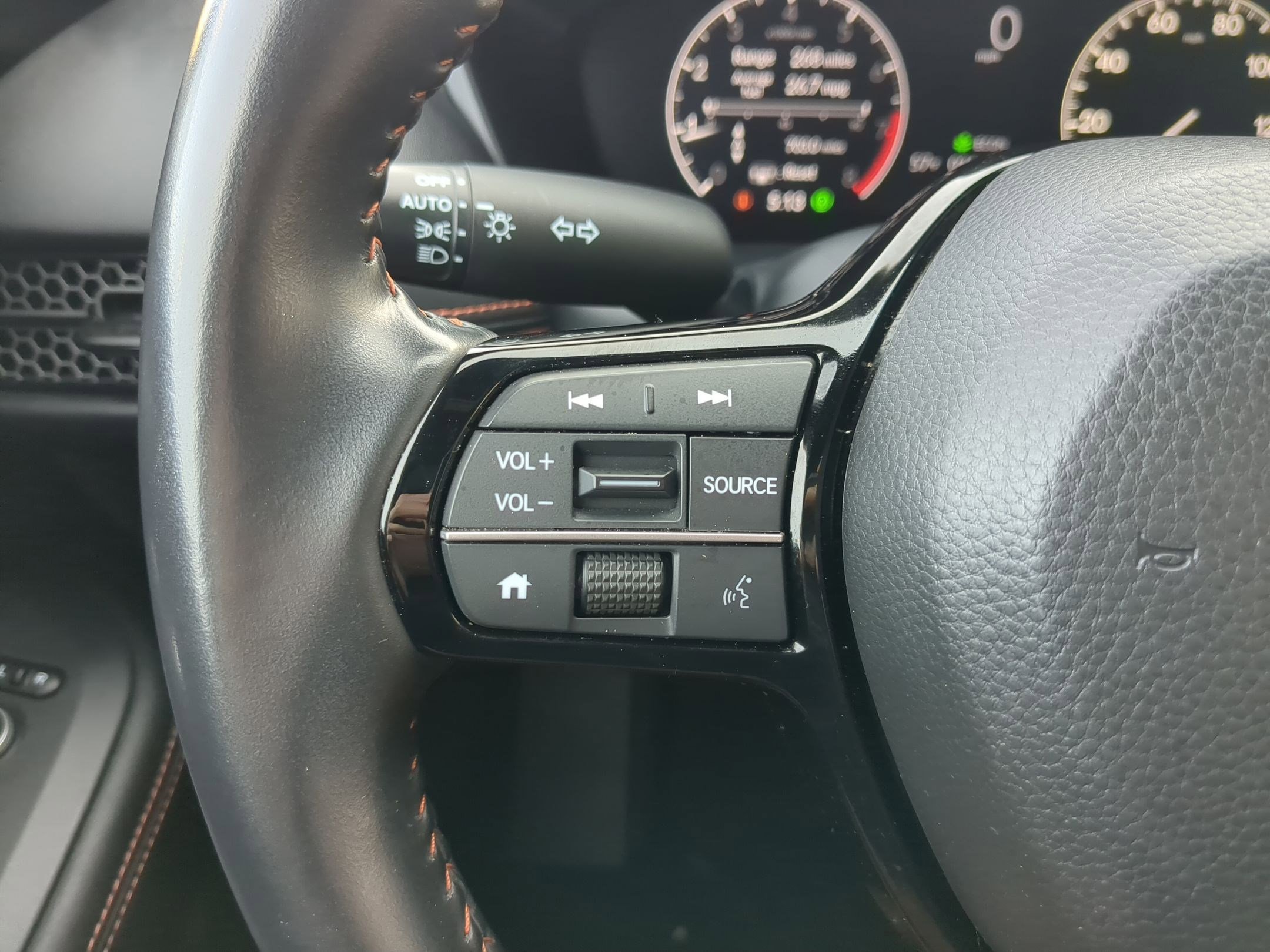 Certified 2025 Honda HR-V Sport image 19