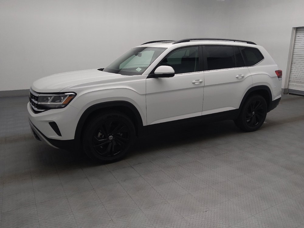 Used 2023 Volkswagen Atlas SE w/ Panoramic Sunroof Package FWD image 2