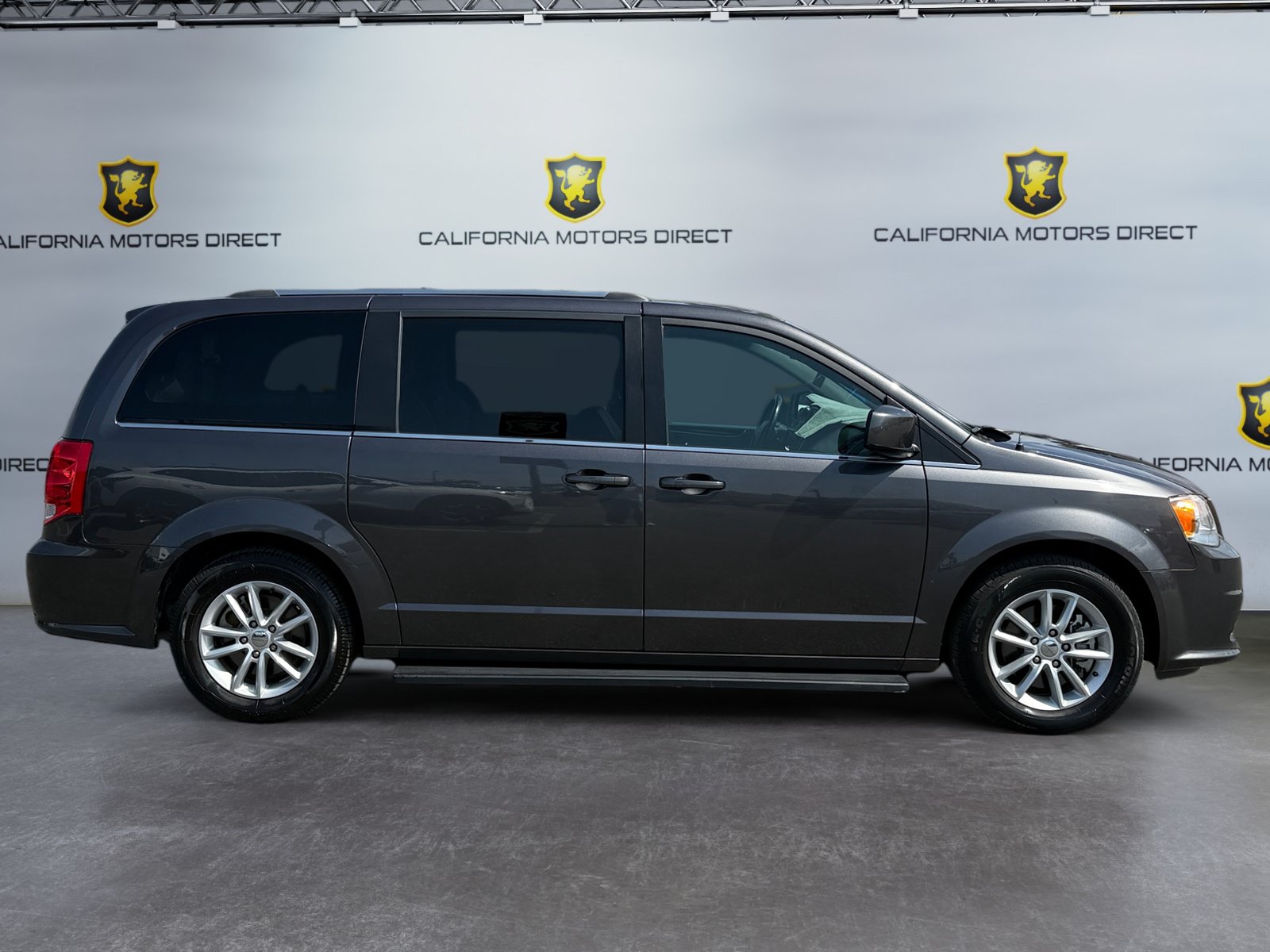 Used 2019 Dodge Grand Caravan SXT FWD image 6