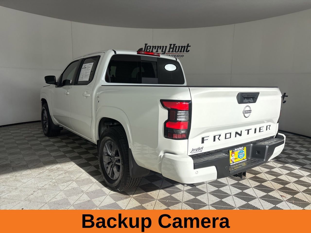 Used 2025 Nissan Frontier SV w/ SV Convenience Package image 7