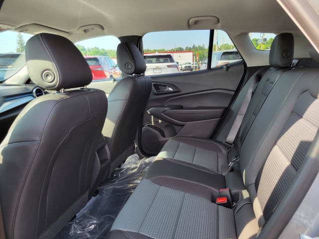 New 2026 Chevrolet Trax LT w/ LT Convenience Package FWD image 24