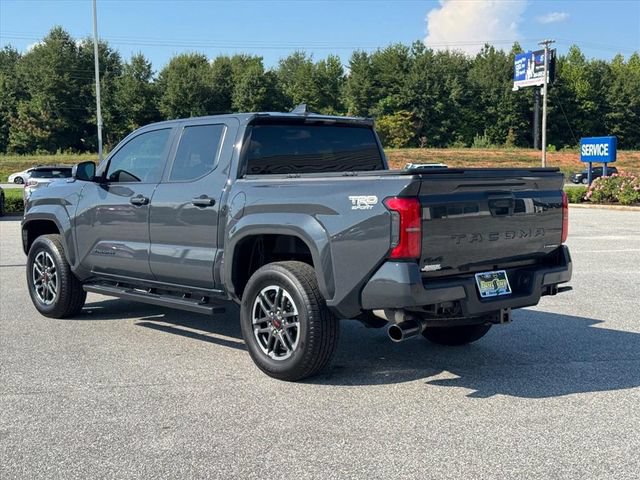 Used 2025 Toyota Tacoma TRD Sport AWD/4WD image 5