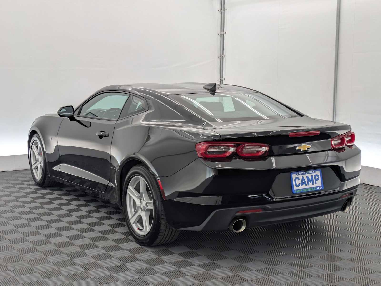 Used 2019 Chevrolet Camaro LT RWD image 4