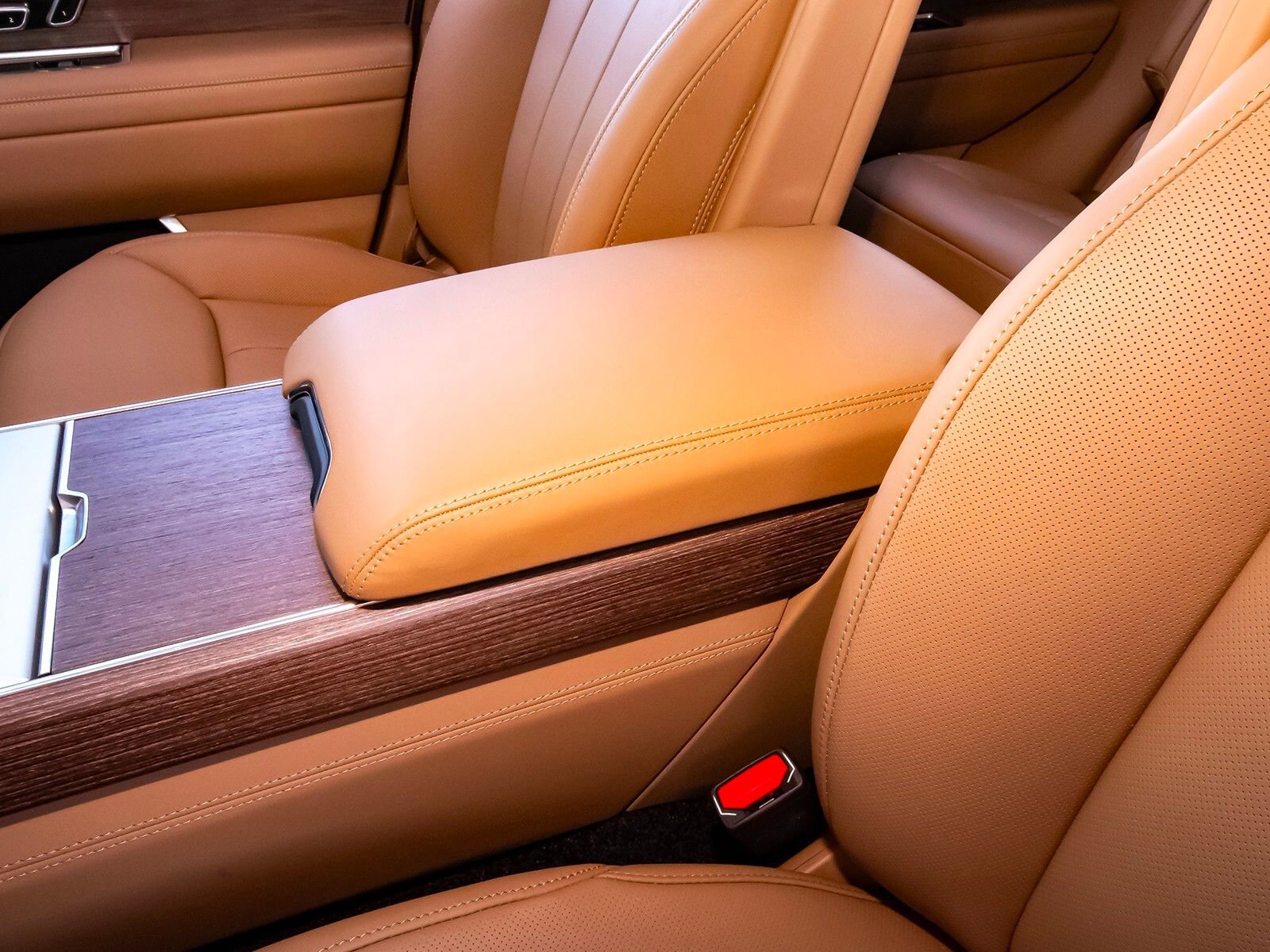 New 2025 Land Rover Range Rover SE image 30