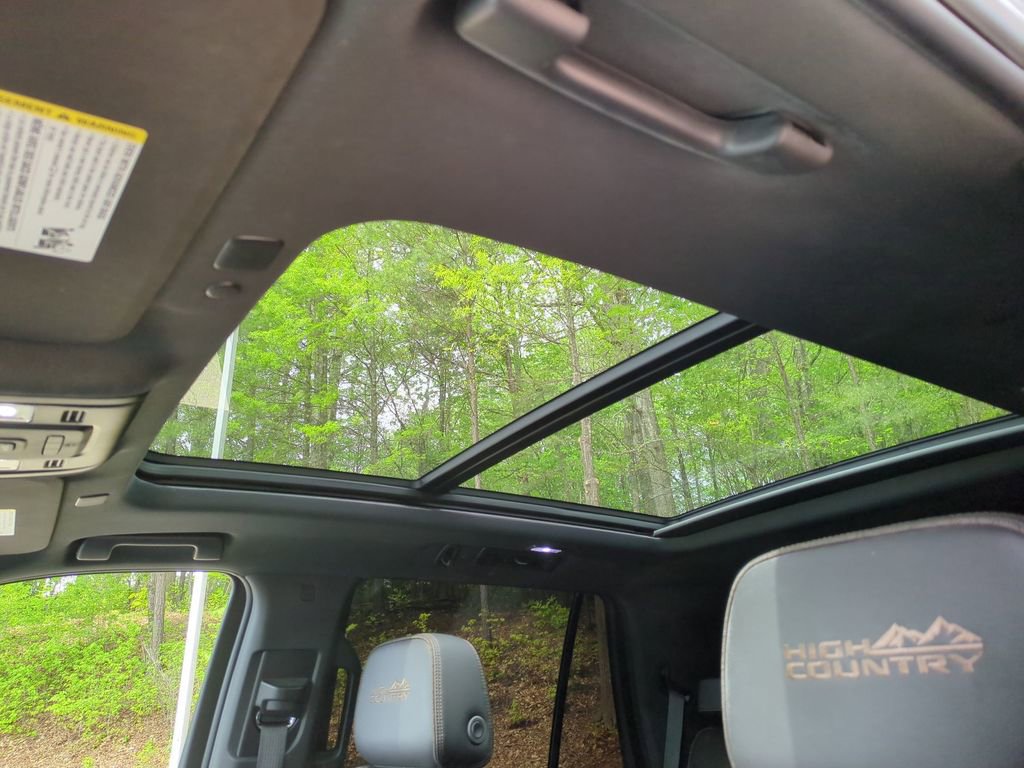 Used 2022 Chevrolet Tahoe High Country image 24