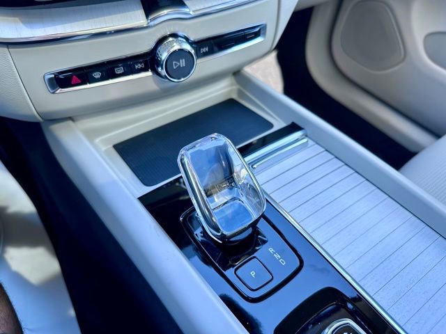 New 2026 Volvo XC60 B5 Ultra w/ Climate Package image 33