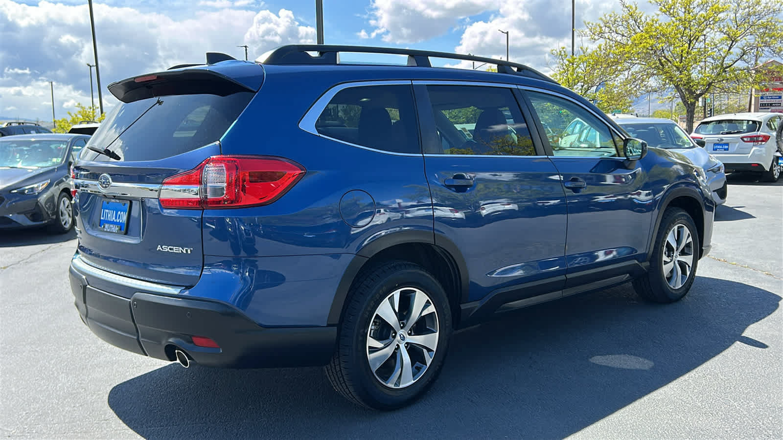 Certified 2022 Subaru Ascent Premium w/ Convenience Package AWD/4WD image 6
