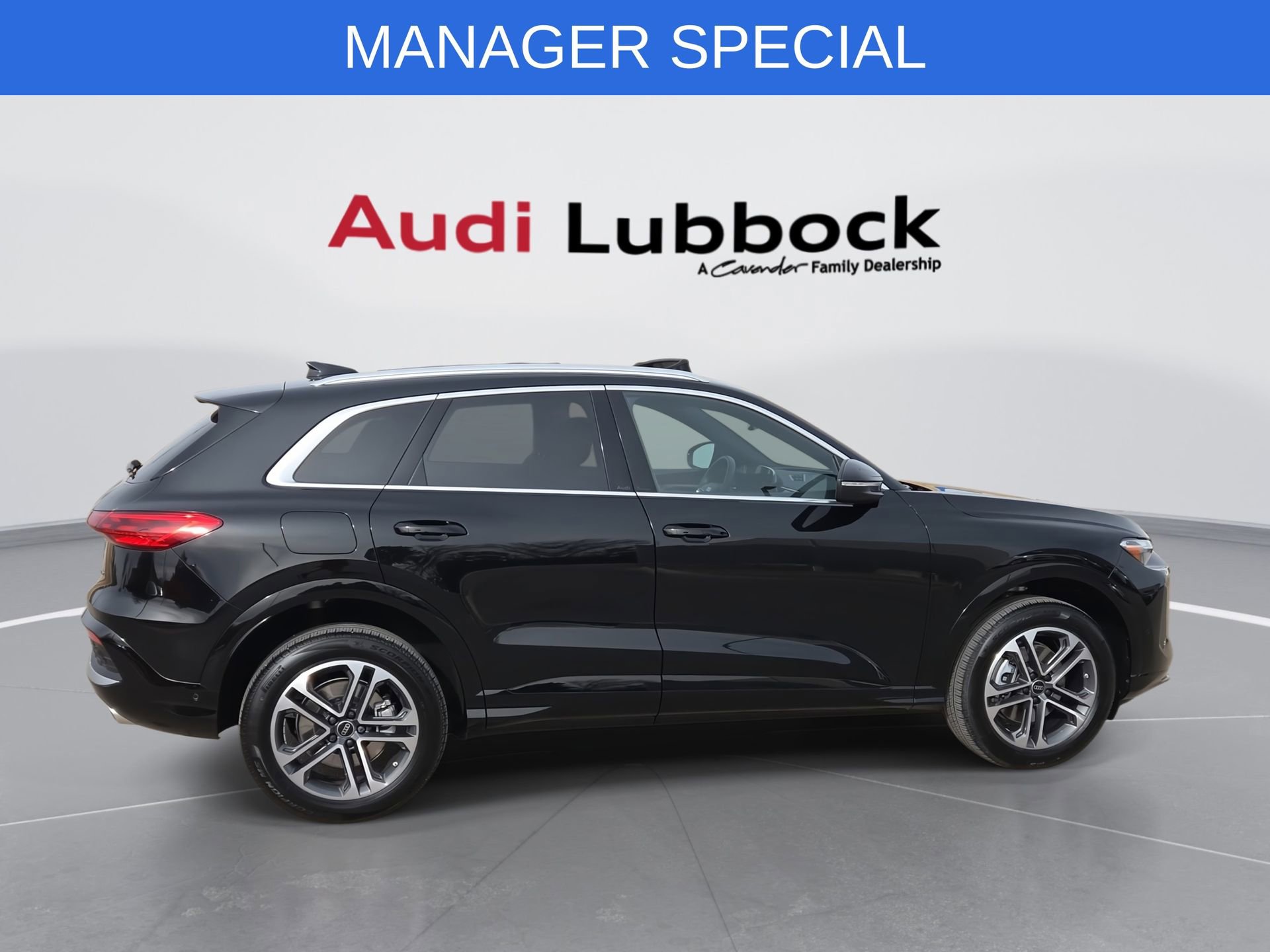 Certified 2025 Audi Q5 Premium w/ Convenience Package AWD/4WD image 9