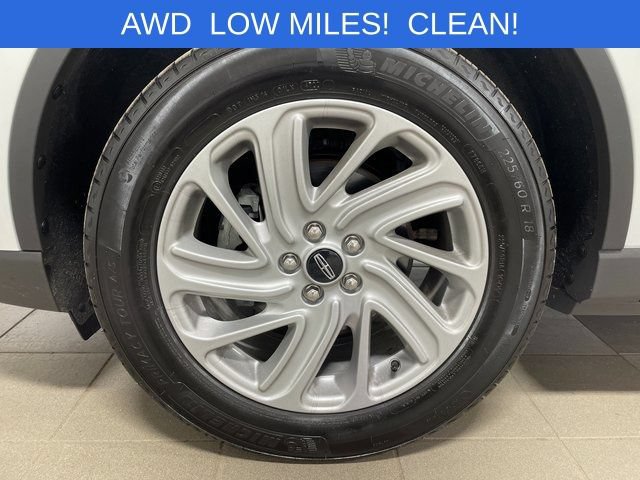 Used 2023 Lincoln Corsair AWD image 7