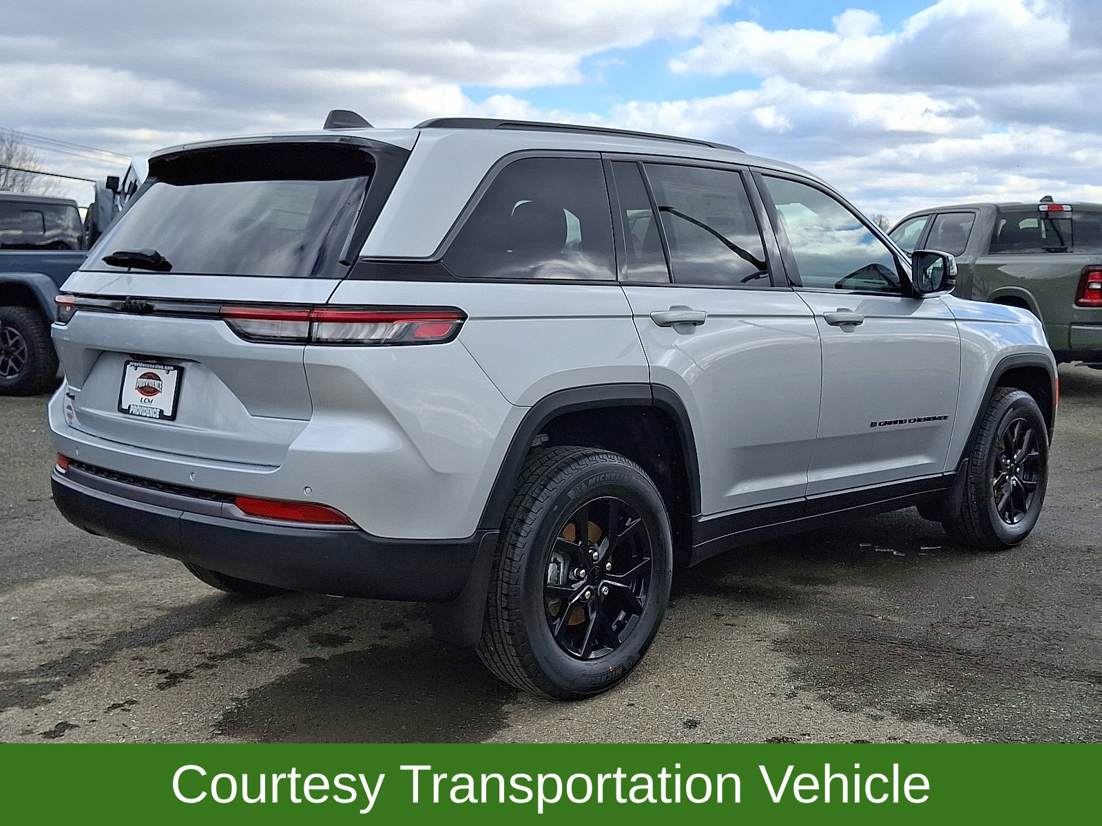 New 2026 Jeep Grand Cherokee Altitude AWD/4WD image 4