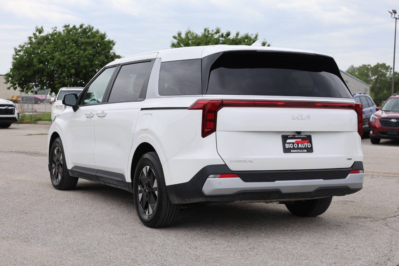 Used 2026 Kia Carnival LXS FWD image 11