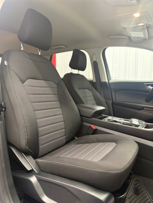 Used 2022 Ford Edge SE w/ Black Appearance Package image 16