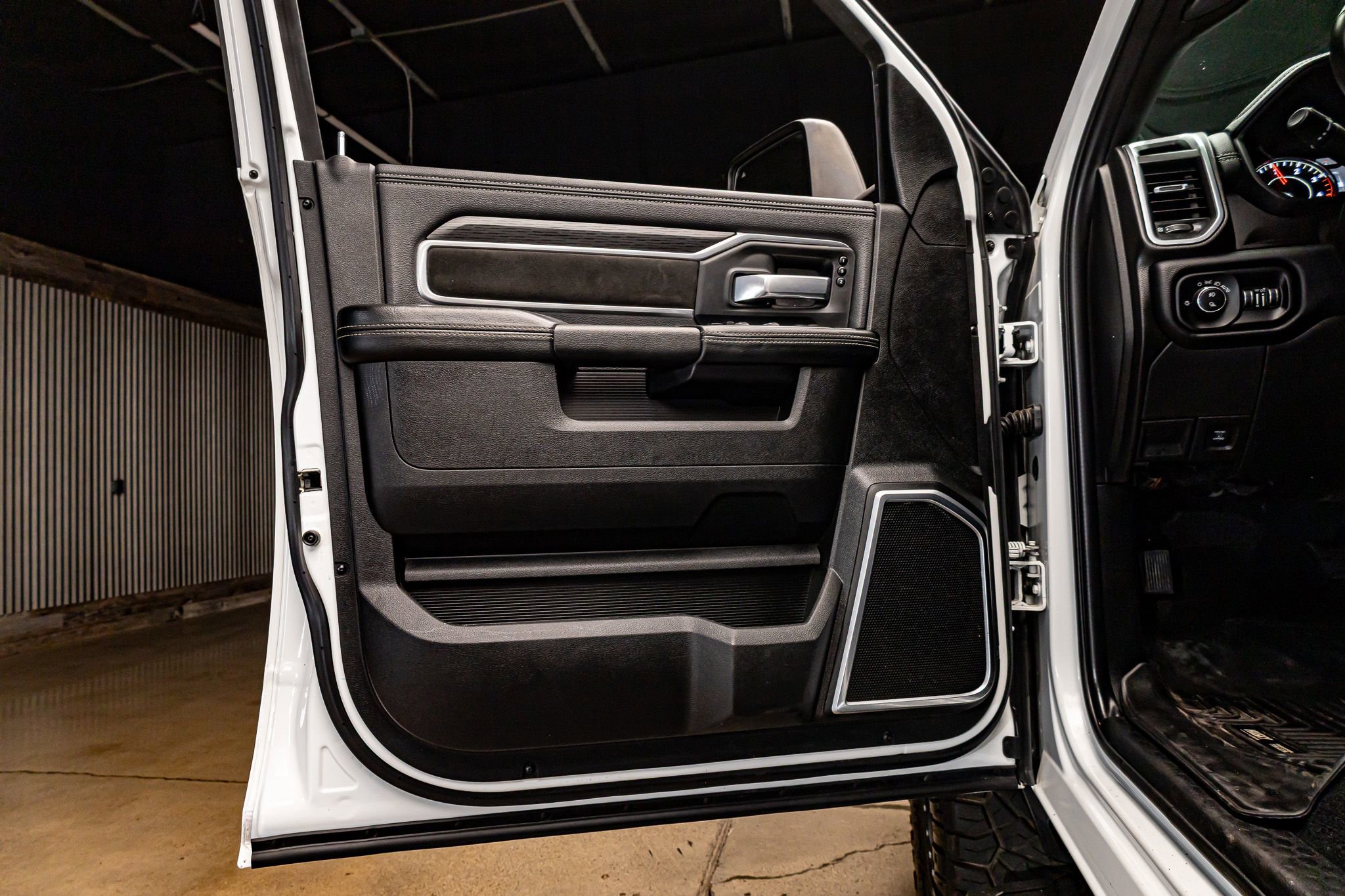 Used 2024 RAM 2500 Laramie w/ Night Edition image 28