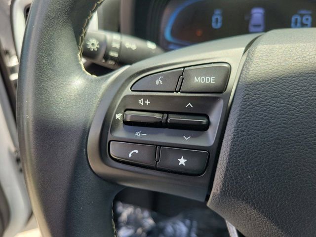 Certified 2023 Hyundai Venue Limited FWD image 19