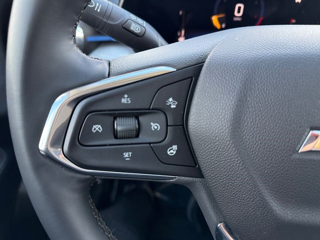 Used 2025 Chevrolet Trax LT w/ Driver Confidence Package FWD image 19