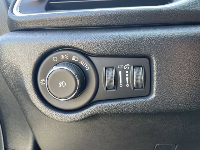 Used 2018 Chrysler Pacifica Touring-L Plus FWD image 36