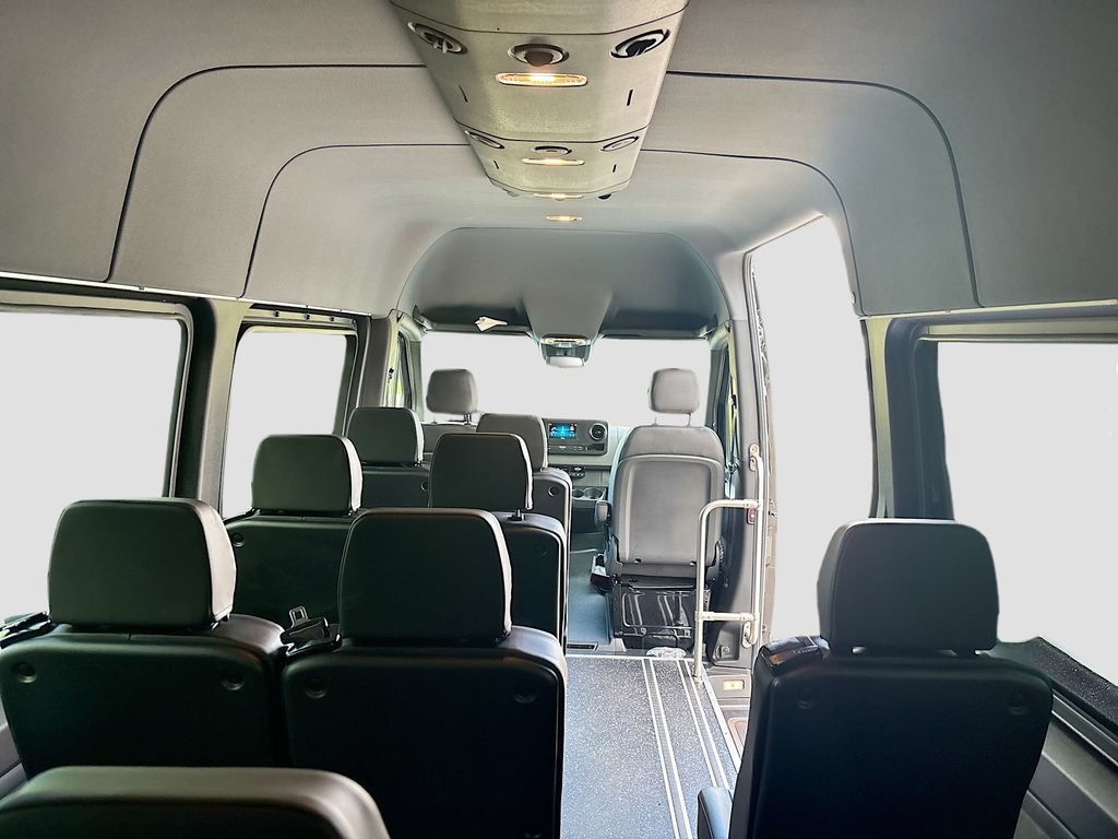 Used 2023 Mercedes-Benz Sprinter 3500 image 13