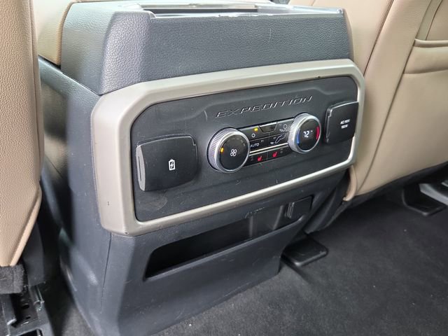 Used 2024 Ford Expedition Limited AWD/4WD image 16