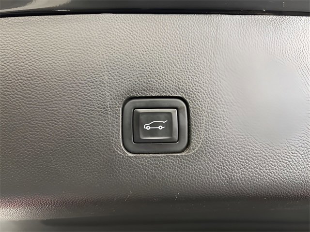 Used 2020 Chevrolet Traverse High Country image 39