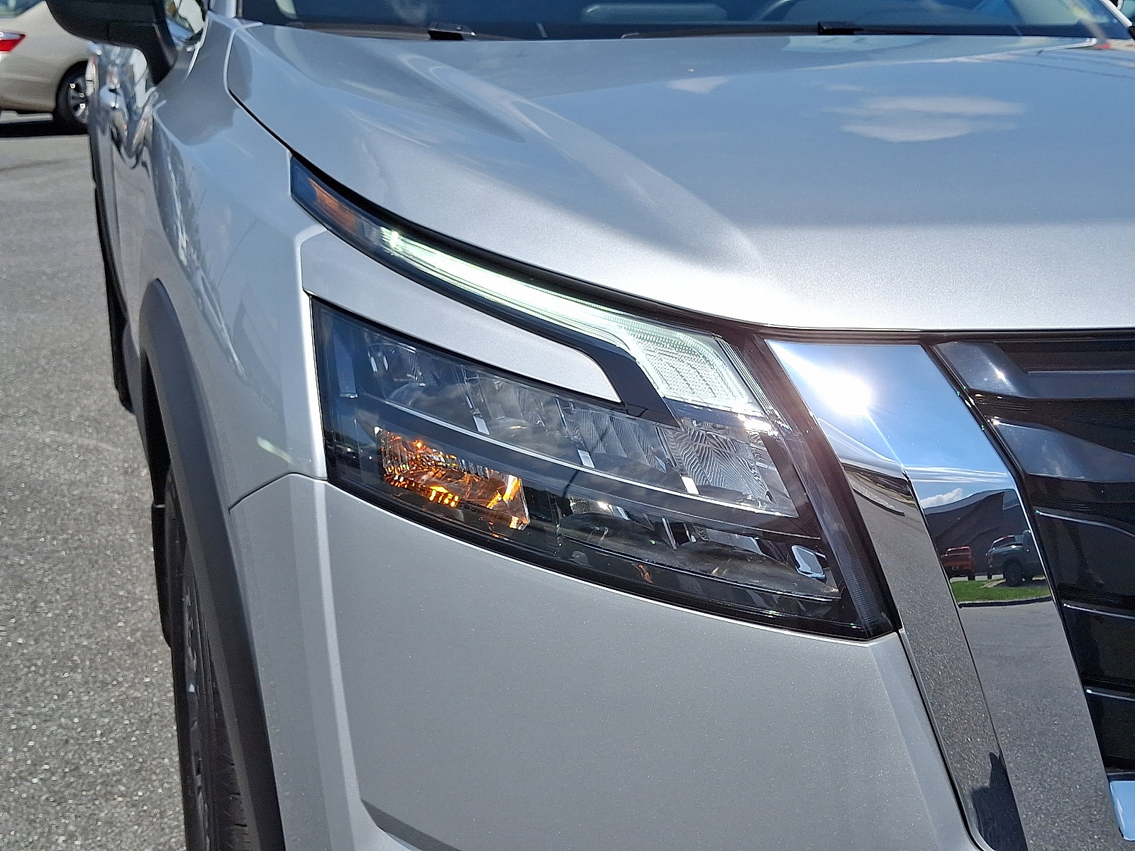 Certified 2024 Nissan Pathfinder S image 11