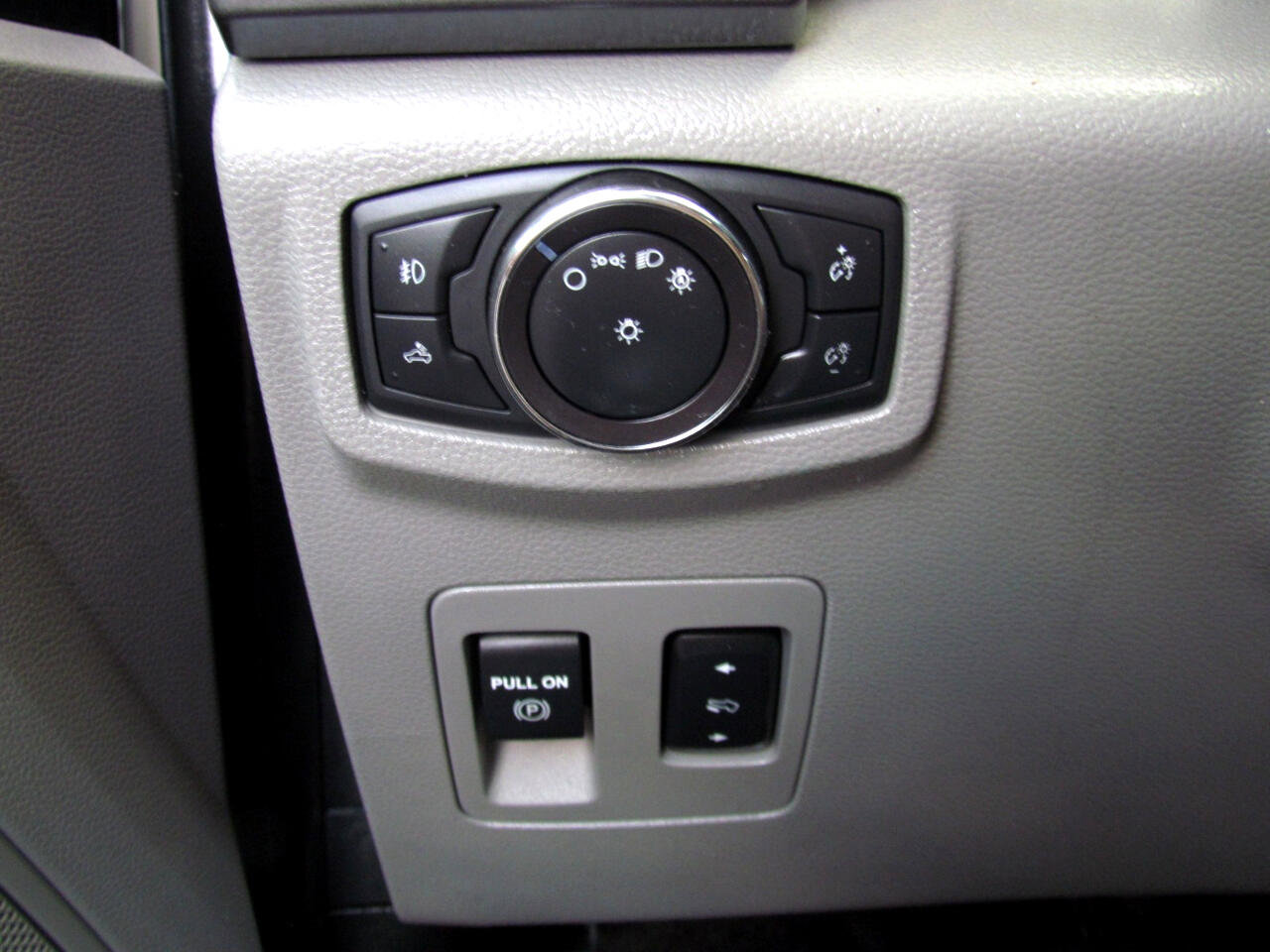 Used 2019 Ford F150 XLT w/ Equipment Group 302A Luxury image 26