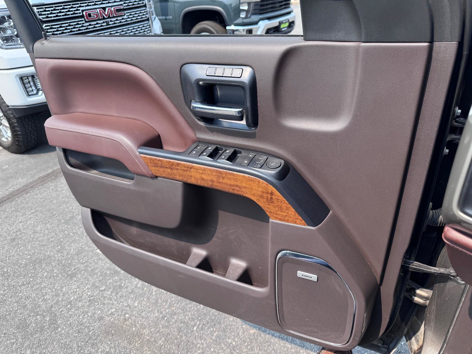 Used 2015 Chevrolet Silverado 1500 High Country w/ High Country Premium Package AWD/4WD image 27