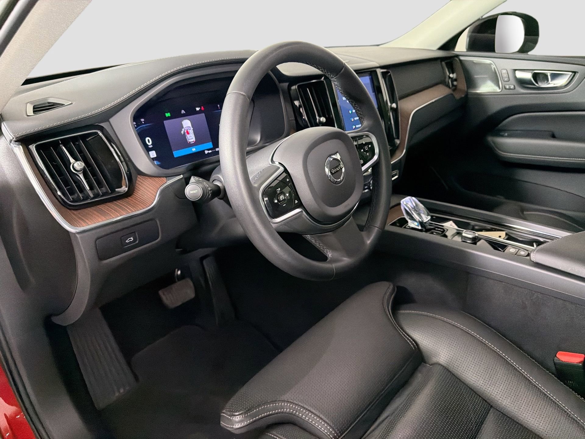 Certified 2023 Volvo XC60 B5 Ultimate image 10