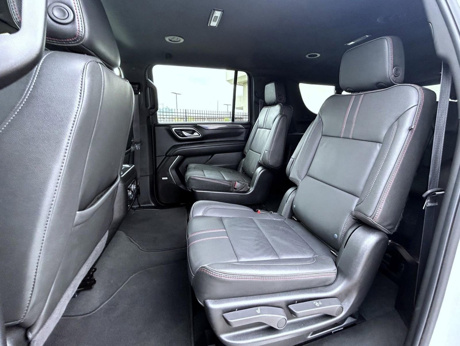 Certified 2024 Chevrolet Suburban RST w/ Luxury Package AWD/4WD image 21