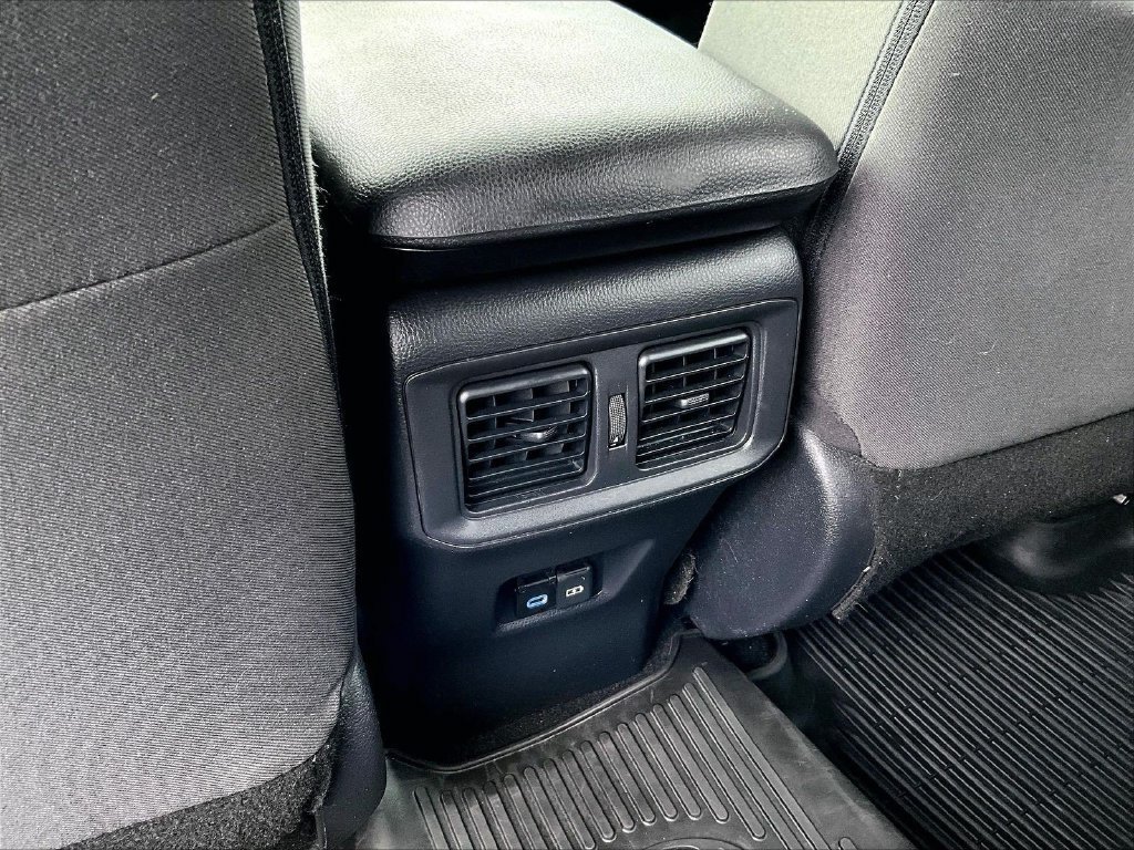 Used 2022 Toyota RAV4 XLE AWD/4WD image 28