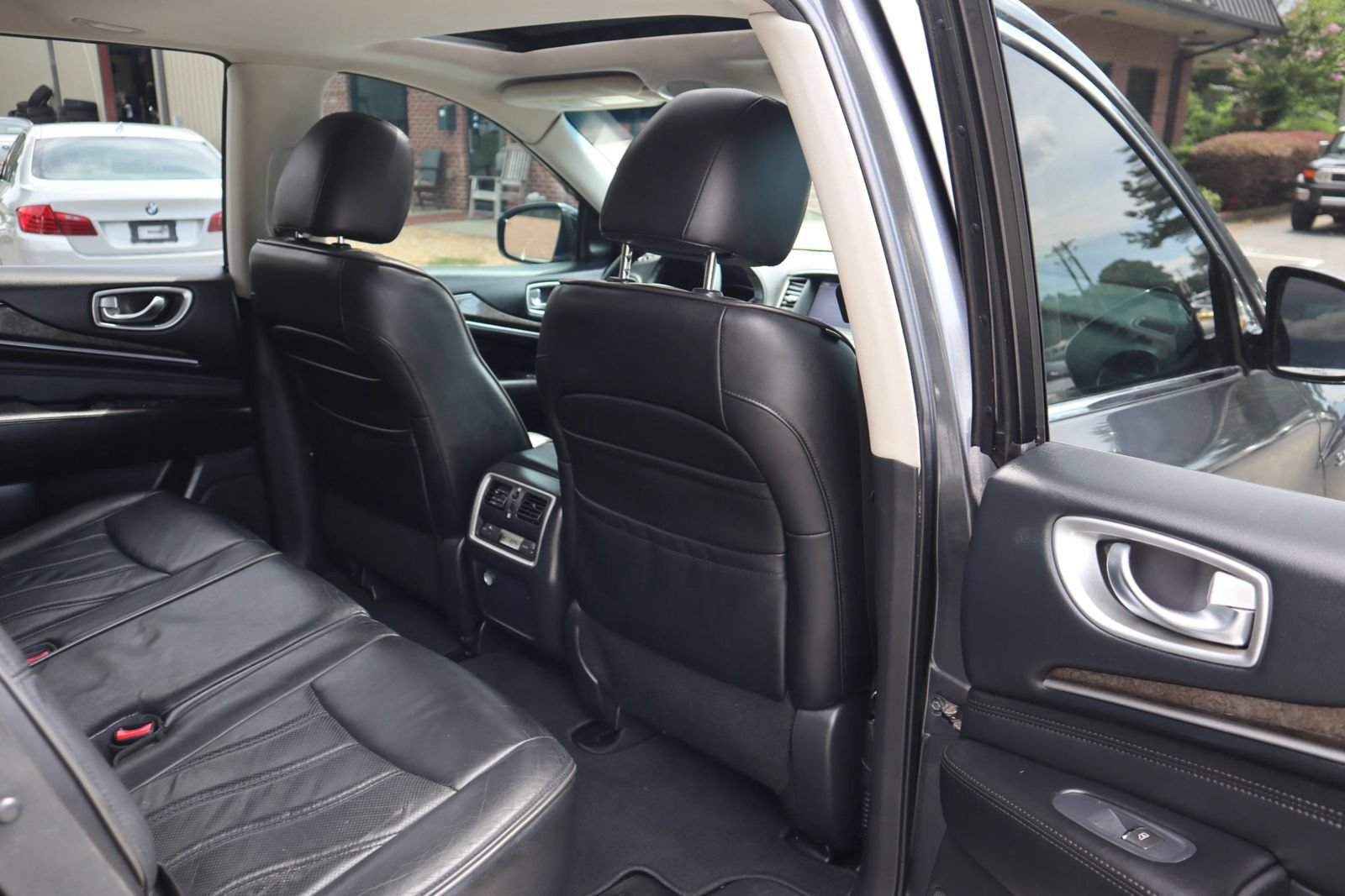 Used 2014 INFINITI QX60 Luxe w/ Premium Plus Package AWD/4WD image 18